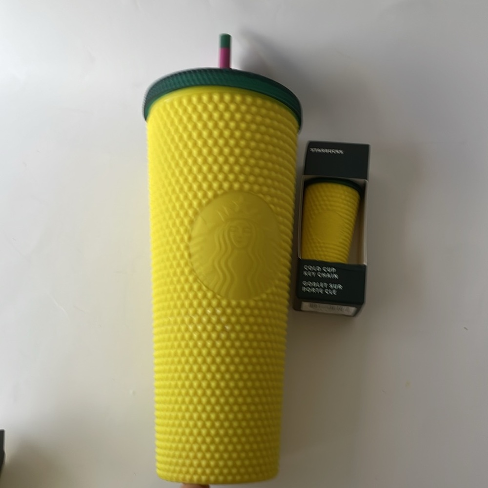 🍍Starbucks Hawaii Limited Edition Pineapple Tumbler & Pineapple Keychain Bundle
